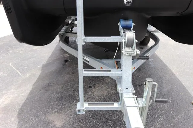 Slide: The Image of Sea-Doo Switch® Sport 18 - 230 hp Galvanized 2024 - 9