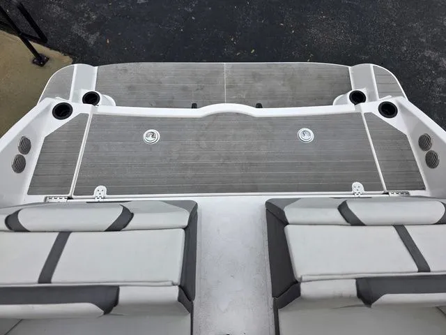 Slide: The Image of Yamaha SX220-WHITE-GALVANIZED 2024 - 15