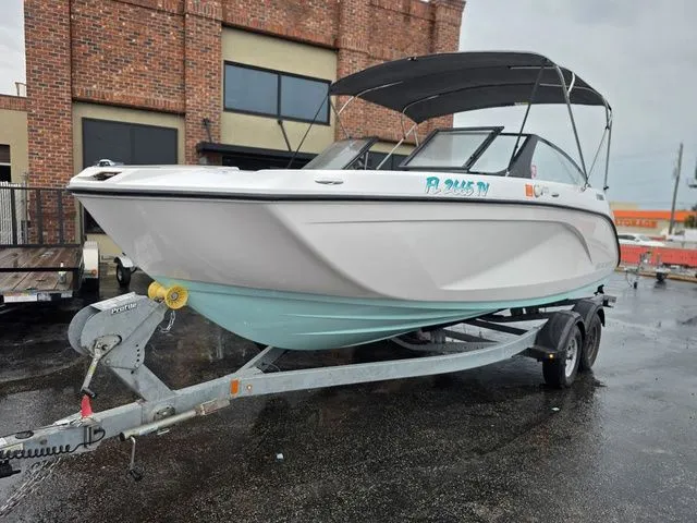 Slide: The Image of Yamaha SX220-WHITE-GALVANIZED 2024 - 8