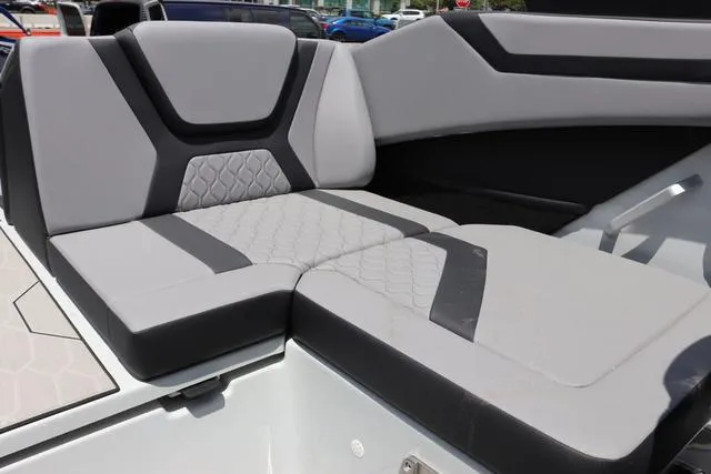 Slide: The Image of Yamaha 222XE 2024 - 18