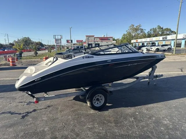 Slide: The Image of Yamaha SX195 2024 - 5