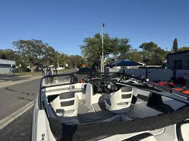 Slide: The Image of Yamaha SX195 2024 - 6