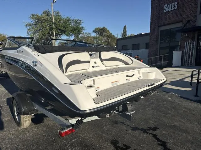 Slide: The Image of Yamaha SX195 2024 - 7