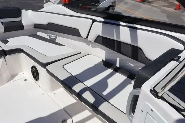 Slide: The Image of Yamaha AR195 2024 - 14