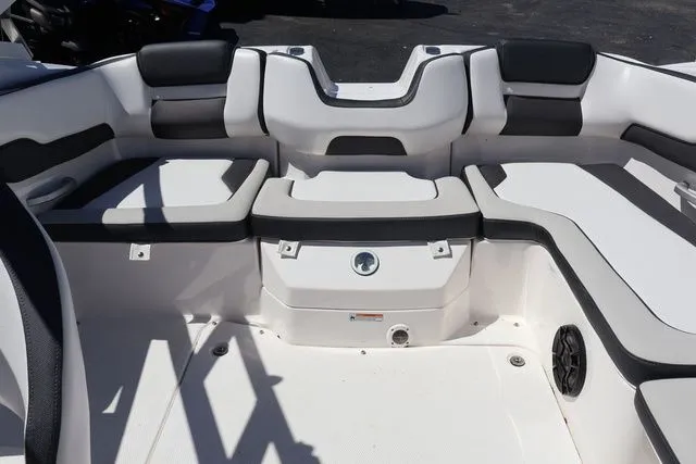 Slide: The Image of Yamaha AR195 2024 - 16