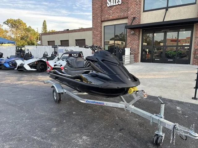 Slide: The Image of Yamaha GP SVHO-BLACK 2024 - 3