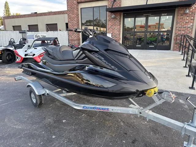 Slide: The Image of Yamaha GP SVHO-BLACK 2024 - 4