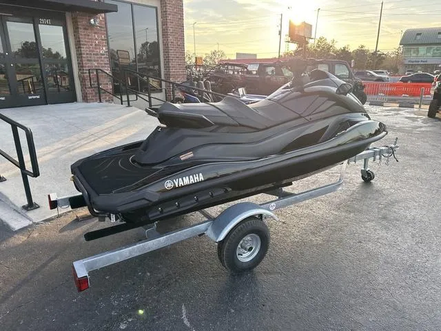 Slide: The Image of Yamaha GP SVHO-BLACK 2024 - 6