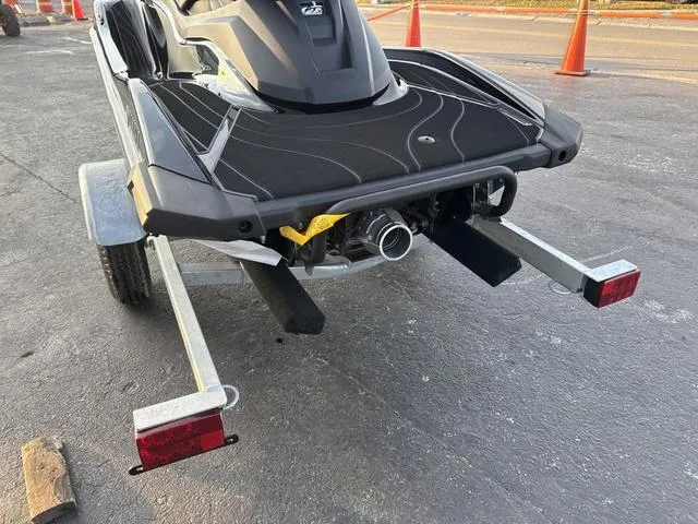 Slide: The Image of Yamaha GP SVHO-BLACK 2024 - 8