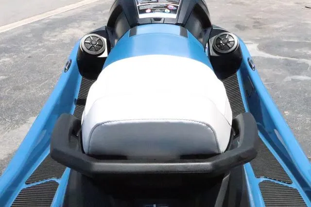 Slide: The Image of 2024 Yamaha Marine Waverunner VX Cruiser with audio, blue and white seat, rear view. - 13