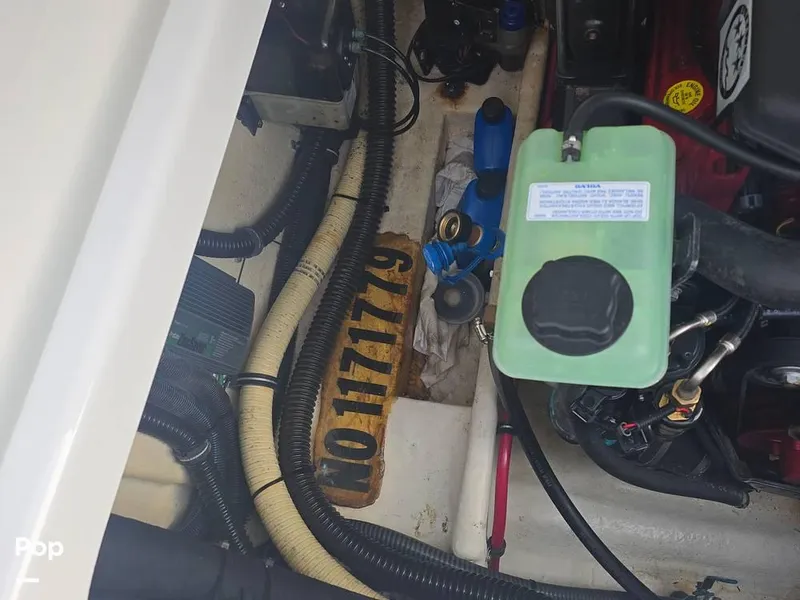 Slide: The Image of 2004 Formula 280 BR for sale in Stamford, CT - 11