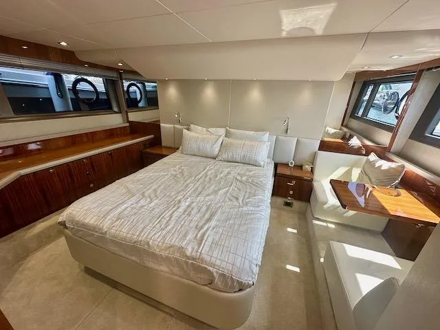 Slide: The Image of Sunseeker Manhattan 52 2019 - 12