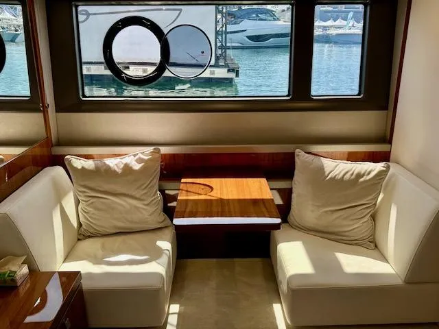 Slide: The Image of Sunseeker Manhattan 52 2019 - 15