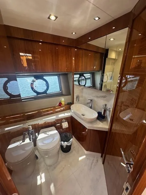 Slide: The Image of Sunseeker Manhattan 52 2019 - 16