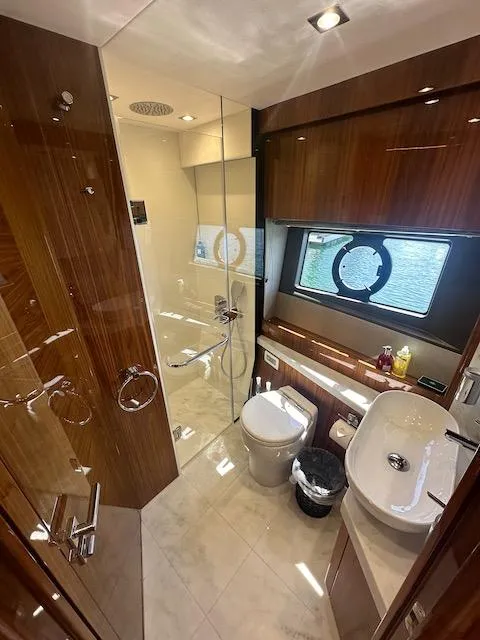 Slide: The Image of Sunseeker Manhattan 52 2019 - 17