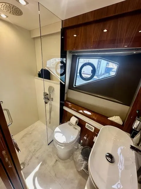 Slide: The Image of Sunseeker Manhattan 52 2019 - 20
