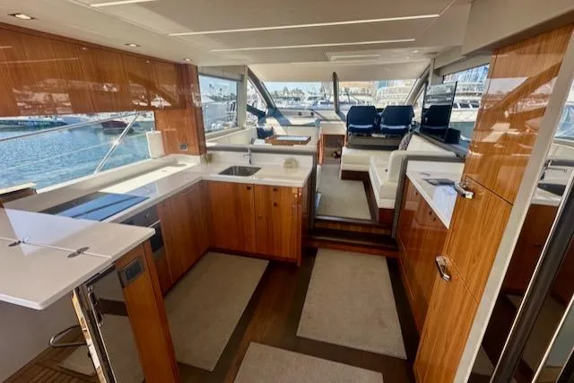 Slide: The Image of Sunseeker Manhattan 52 2019 - 3
