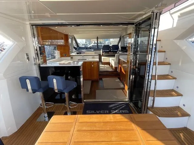 Slide: The Image of Sunseeker Manhattan 52 2019 - 34