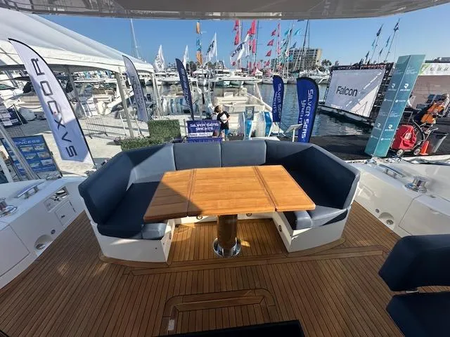 Slide: The Image of Sunseeker Manhattan 52 2019 - 35