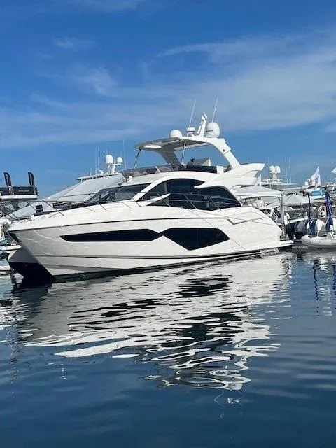 Slide: The Image of Sunseeker Manhattan 52 2019 - 42