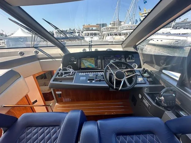 Slide: The Image of Sunseeker Manhattan 52 2019 - 9