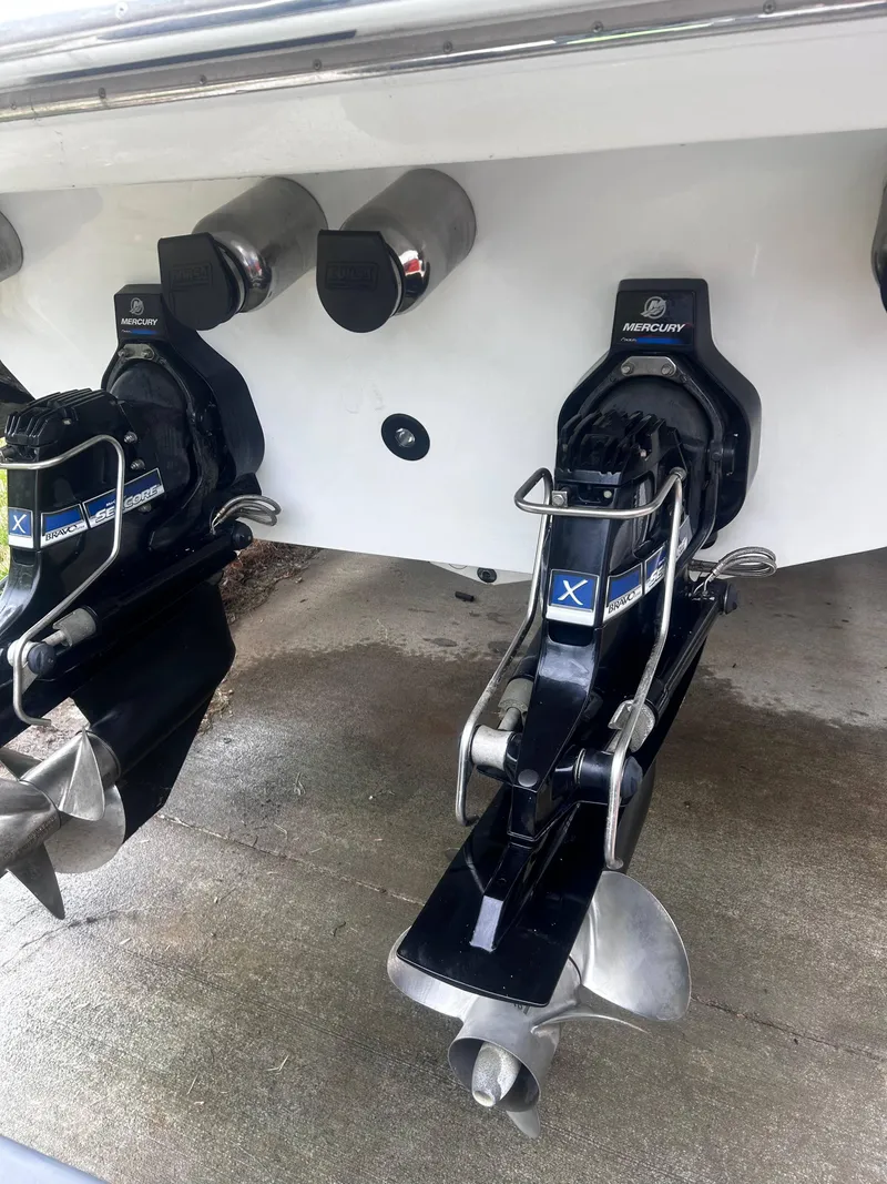 Slide: The Image of 2009 Formula 400 Super Sport boat with dual Mercury outdrives. - 10