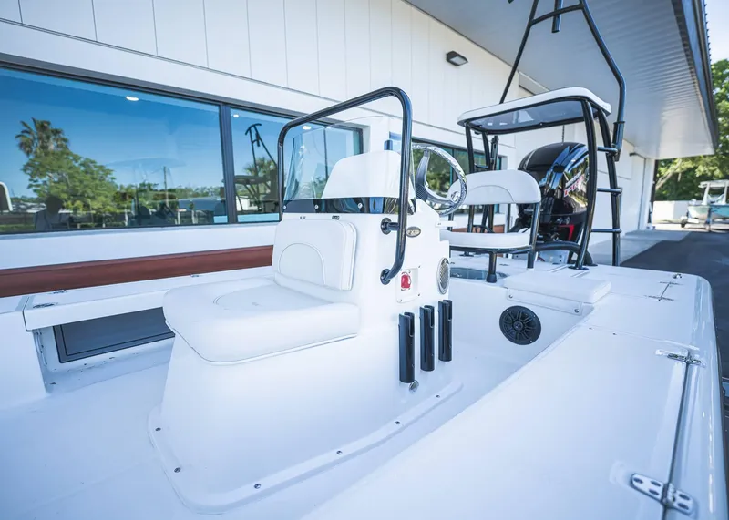 Slide: The Image of Spyder FX19 Vapor 2024 - 3