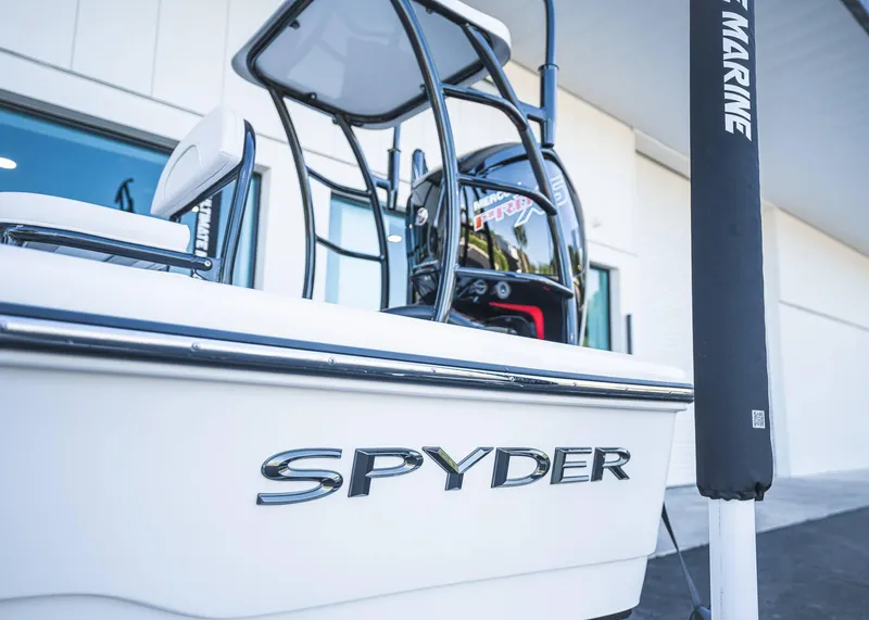 Slide: The Image of Spyder FX19 Vapor 2024 - 8