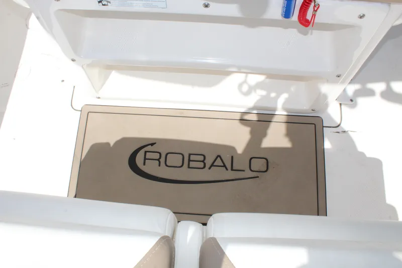 Slide: The Image of Robalo R230 Center Console 2022 - 13