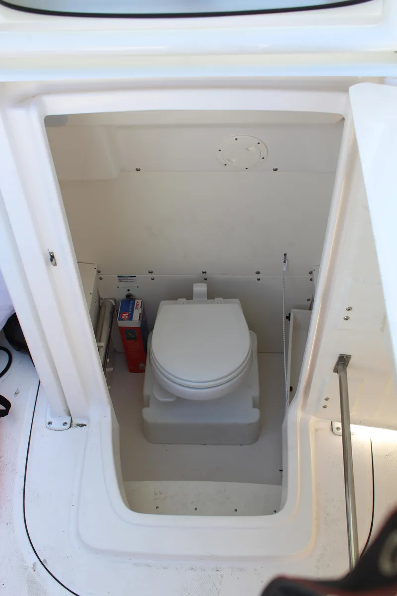 Slide: The Image of Robalo R230 Center Console 2022 - 14