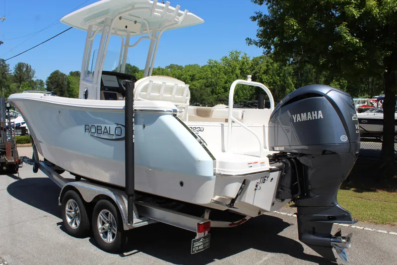 Slide: The Image of Robalo R230 Center Console 2022 - 3