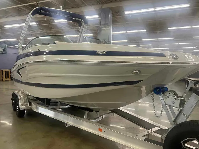 Slide: The Image of Crownline Boats Eclipse E260 XS 2024 - 2
