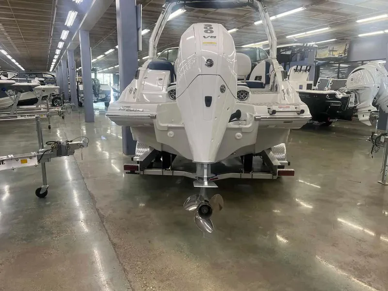 Slide: The Image of Crownline Boats Eclipse E260 XS 2024 - 3