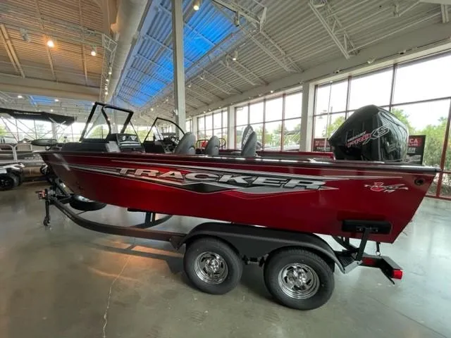 Slide: The Image of Tracker Targa V-19 WT 2024 - 51