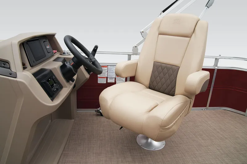 Slide: The Image of Sun Tracker Party Barge 20 DLX 2024 - 17