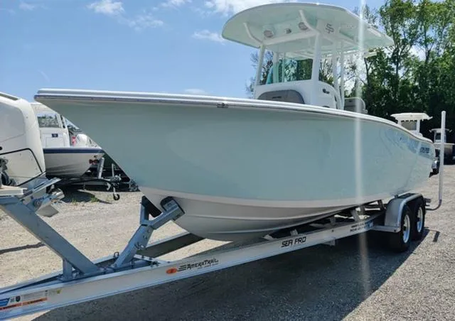 Slide: The Image of Sea Pro 242 CC 2024 - 13