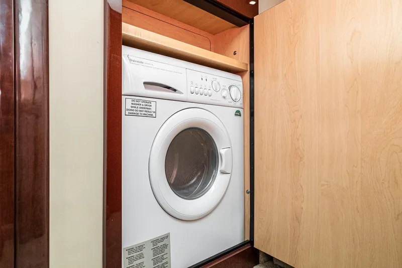 Slide: The Image of Built-in washing machine on 2007 Sea Ray 48 Sundancer yacht. - 46
