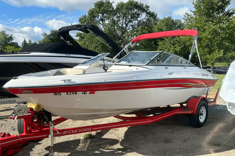 The Image of Four Winns 190 HORIZON 2006 - 0