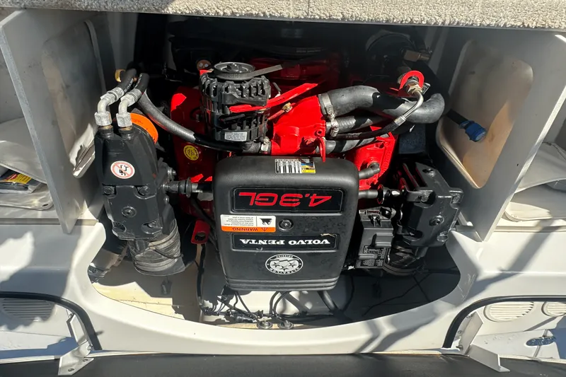 Slide: The Image of Four Winns 190 HORIZON 2006 - 18