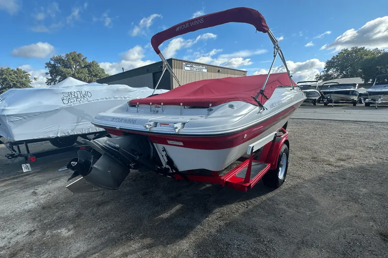 Slide: The Image of Four Winns 190 HORIZON 2006 - 2