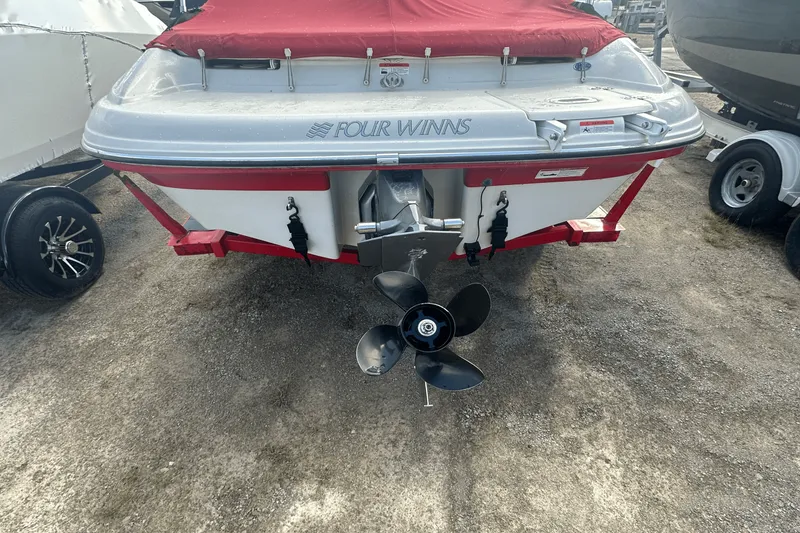 Slide: The Image of Four Winns 190 HORIZON 2006 - 6