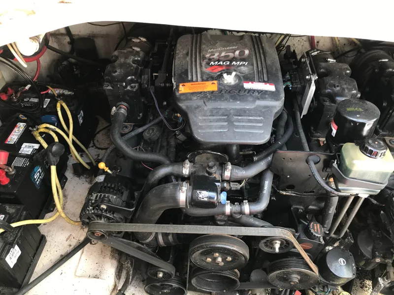 Slide: The Image of 2002 Chaparral Signature 300 engine compartment with MerCruiser MAG MPI engine. - 23