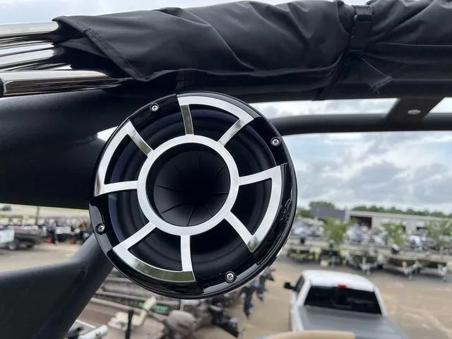 Slide: The Image of Veranda VX25RCT 2024 - 17