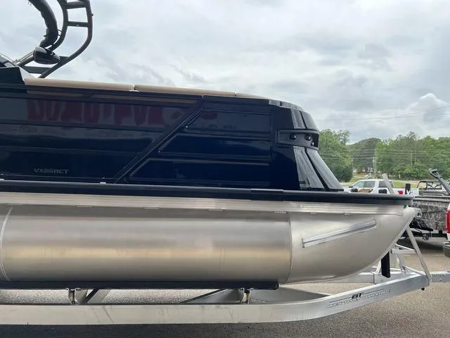 Slide: The Image of Veranda VX25RCT 2024 - 4