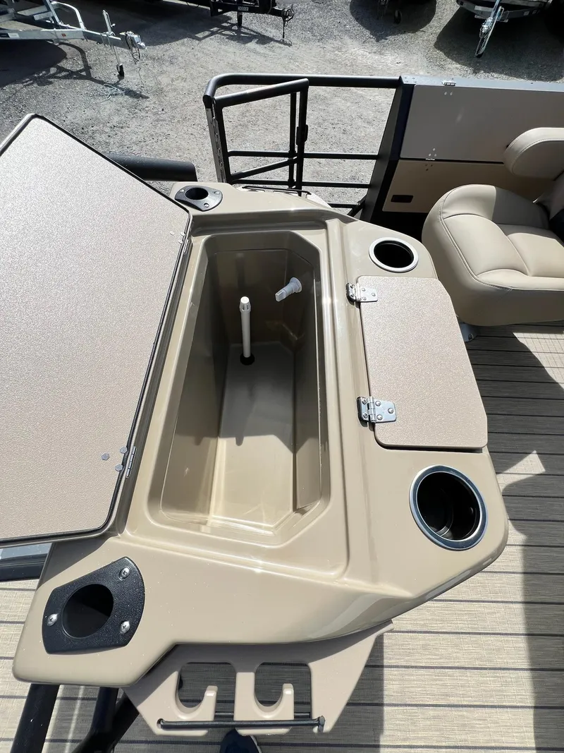 Slide: The Image of Sylvan L Series L3 Party Fish 2024 - 21