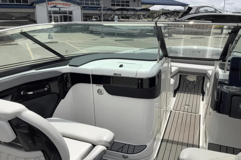 Slide: The Image of Sea Ray SLX 280 2024 - 23