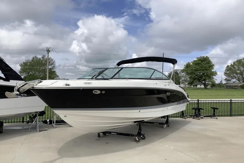 Slide: The Image of Sea Ray SLX 280 2024 - 3