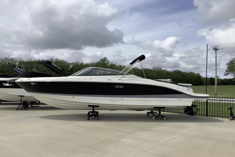 Slide: The Image of Sea Ray SLX 280 2024 - 4