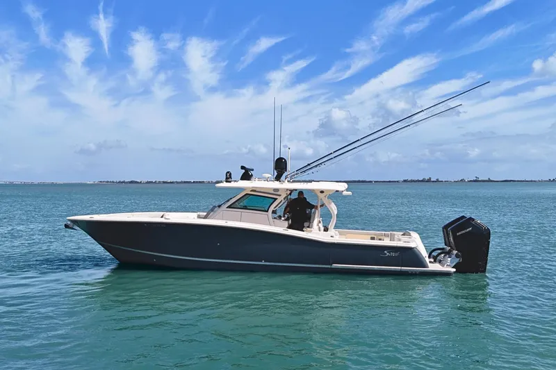 Slide: The Image of Scout 400 LXF 2023 - 1