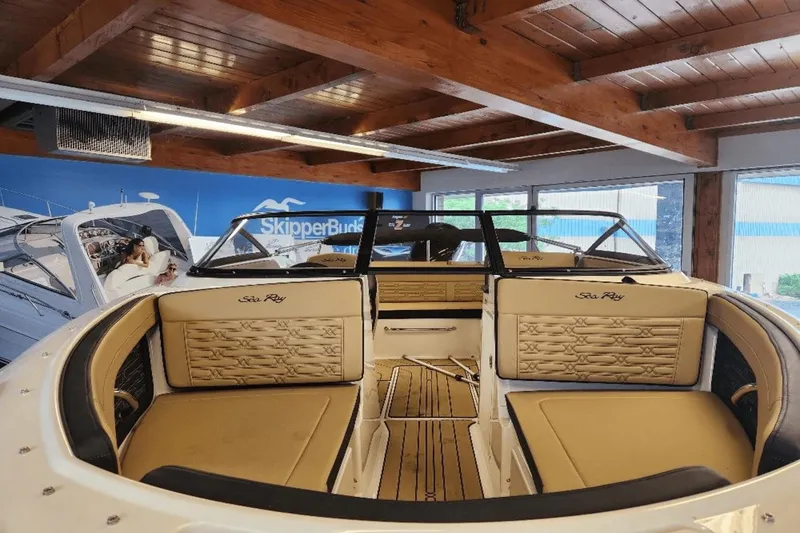 Slide: The Image of Sea Ray SPX 190 Outboard 2025 - 2